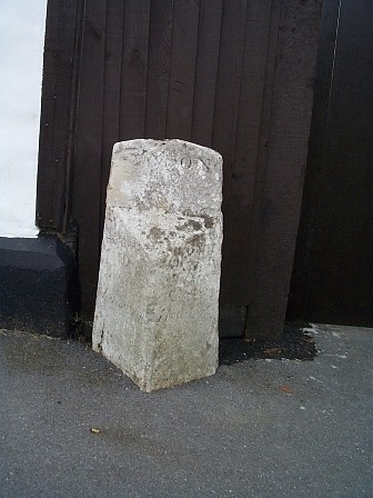 Photo 6x4 old milestone st - 6x4, by