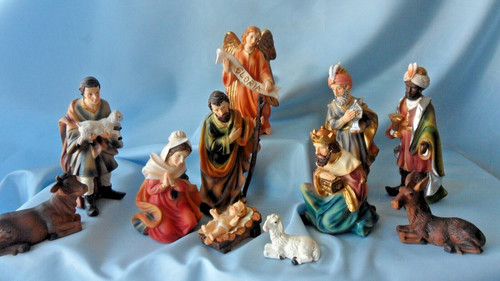 Nativity set figures - of, 11