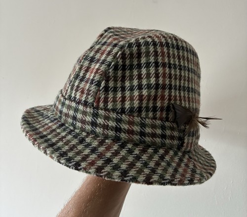 Tayberry tweed trilby - tayberry, co
