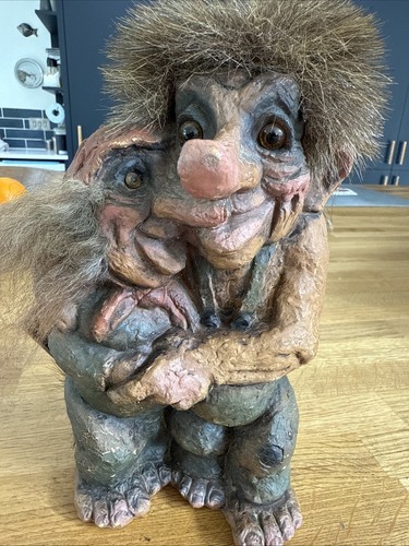 Vintage retro nyform - vintage, trolls