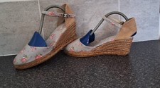 * CATH KIDSTON * DITSY WEDGE HEEL ESPADRILLE FLORAL CLOSED TOE SHOES * UK 7 (40)