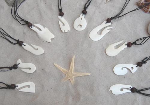 Necklaces white maori style - 10,