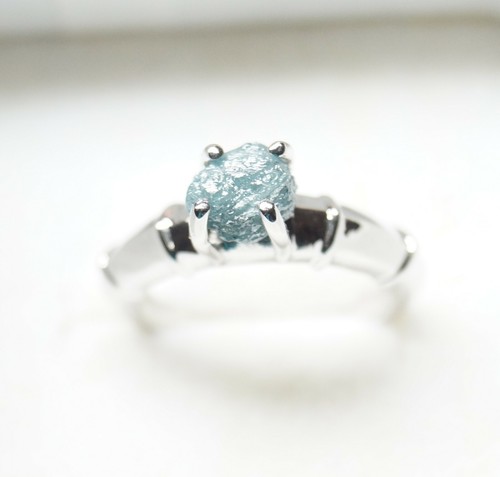 40cts natural clarity - 2.40cts, i3