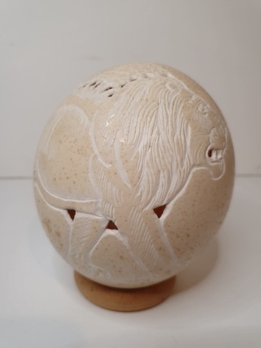 Lion motif decorative ostrich - motif,
