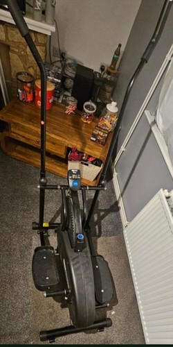 Cross trainer and vibration - trainer,