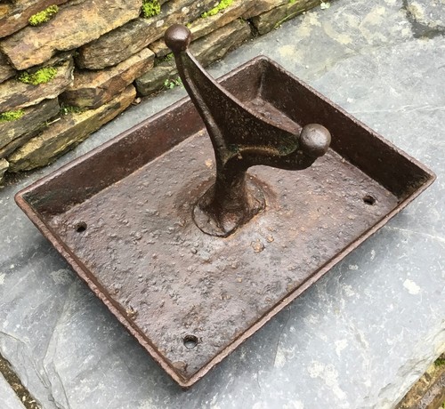 Cast iron boot - cast,