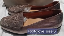 M&S Footglove Size 6 Metallic