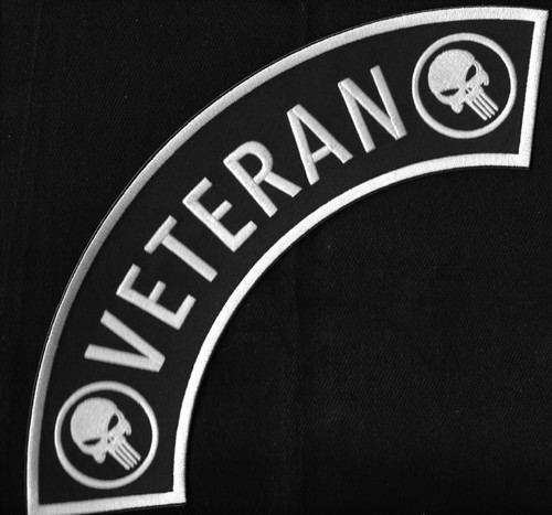 Large veteran skull - large, rocker
