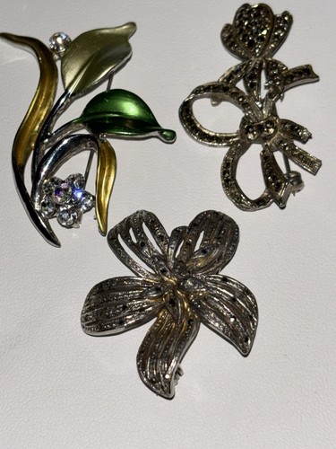 Vintage costume jewellery - jewellery, job