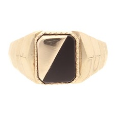 9Carat Yellow Gold Onyx Signet