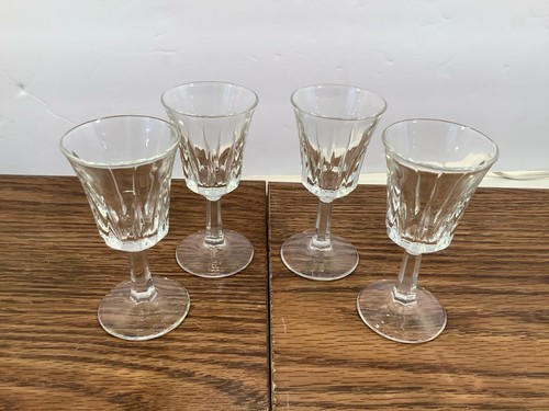 Set stemmed cordial - of, 4