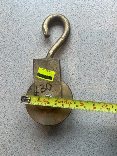 Pulley with hook beating - with, &