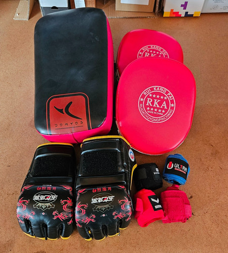 Bundle mixed martial arts - mixed, &