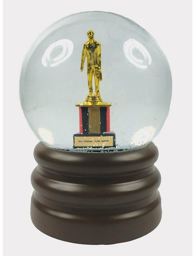 The office dundie - award, snow