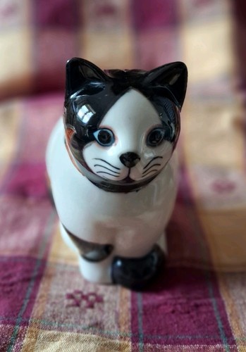 Quail ceramic cat figure - quail,