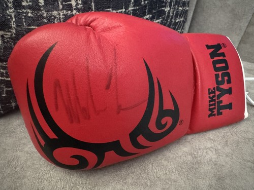 Mike tyson signed boxing - tyson, glove