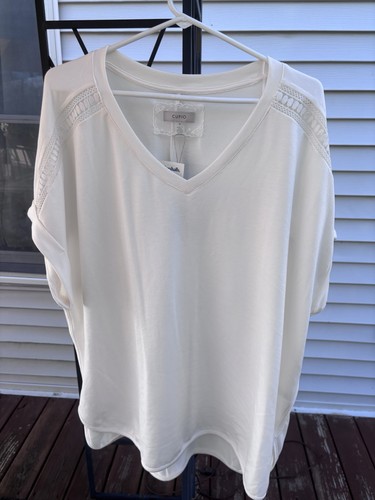 Cupio nwt ivory short - nwt, sleeve