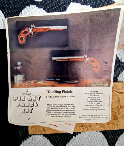Retro duelling pistols x2 - ',