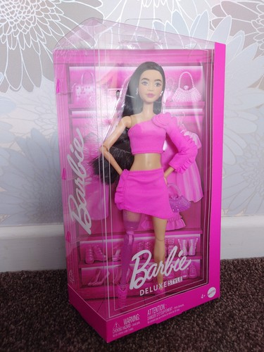 Barbie deluxe style doll with - barbie,