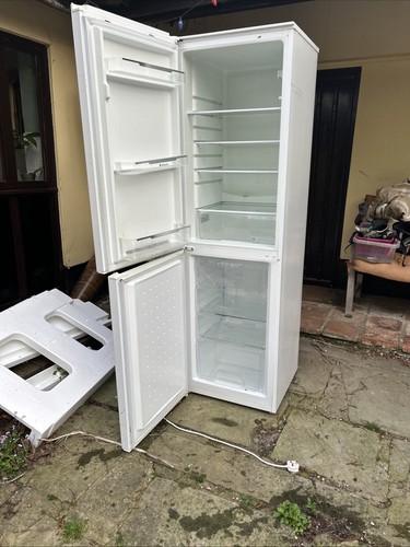 186cm tall freestanding fridge - 186cm,