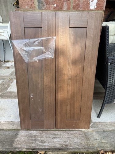 Pair kitchen doors dark - of,