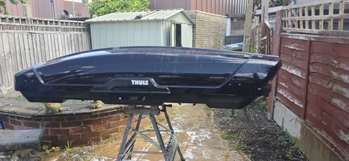 Thule roof box in glossy - thule,