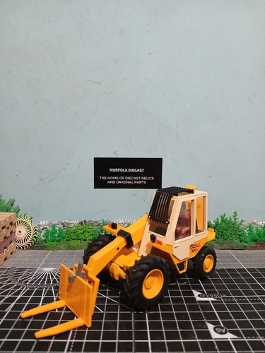 Britains farm toys jcb loadall - toys,