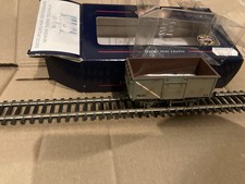 Bachmann 37-227A 16T Steel Mineral Wagon with Top Flat Doors. Weathered.