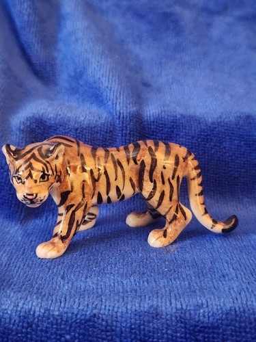 Very nice tiger - tiger, figurine