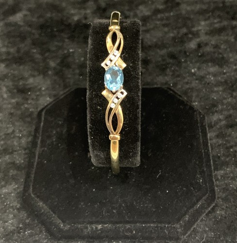 9ct yellow gold bangle - , set