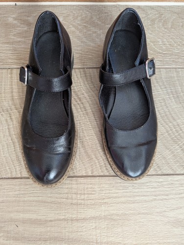 Graceland black faux leather