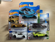 Hot wheels bundle x 5 Great