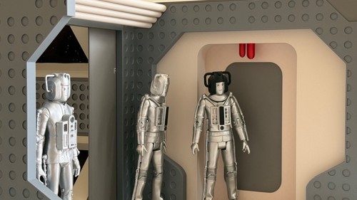 Who scale diorama - ,