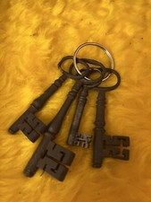 Antique / Vintage  Keys