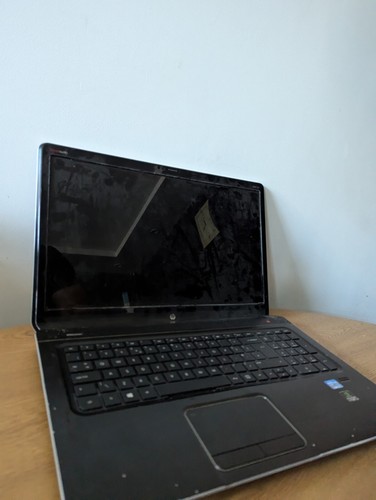 Pavilion dv7 7203ea 3 - hp, 17.3"