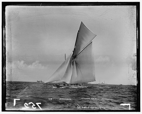 Photo shamrock yacht - i,