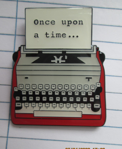 Typewriter enamel pin - pin, badge
