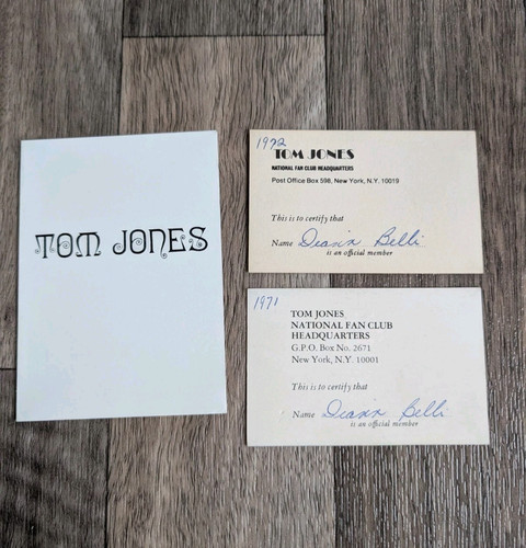 Three tom jones fan - three,
