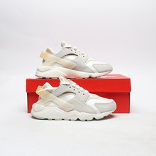 NIKE Air Huarache Women's