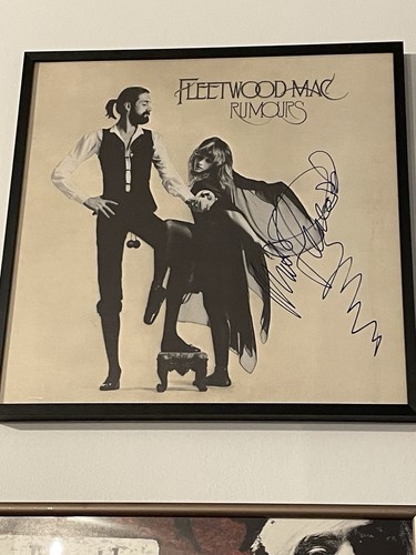 Fleetwood mac rumours signed - fleetwood,