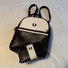 Fred Perry Black & White