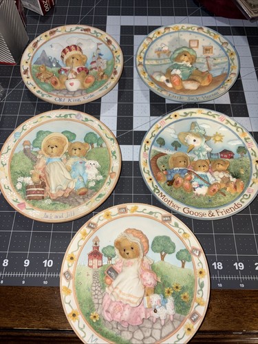 Five decorative plates - five,