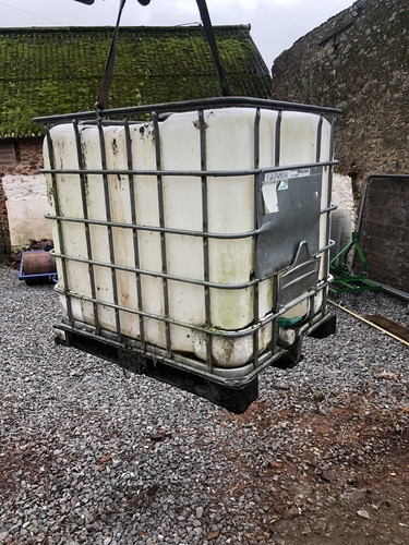 Ibc 1000 litre - water, cash