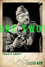 DAD'S ARMY ARTHUR LOWE CPT MAINWARING SIGNED PRE-PRINTED PHOTO