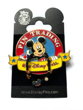 DISNEY PIN BADGE WDW - Mickey Mouse - Pin Trading 2006 - 3D/Dangle