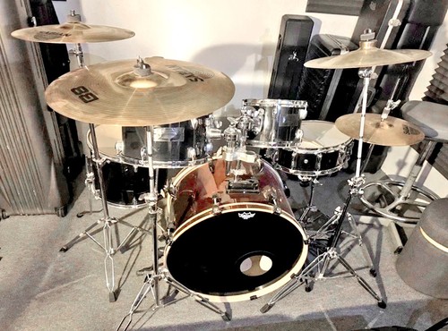 Drum kit with yamaha snare - drum,