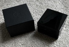 Royal Mint Lacquered Box For One Sovereign. Outer Protective Box. Good Condition