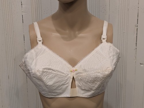 Vintage 1950 white pointy - vintage,