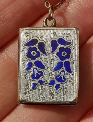 Victorian 9ct gold front and - front,