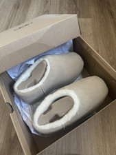 Ugg Pumped Slide In Mustard